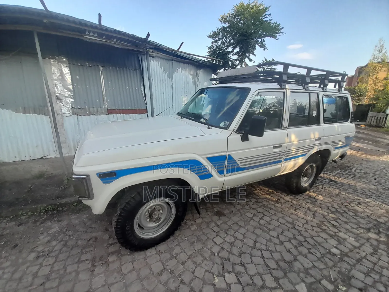 Toyota Land Cruiser 1989 White