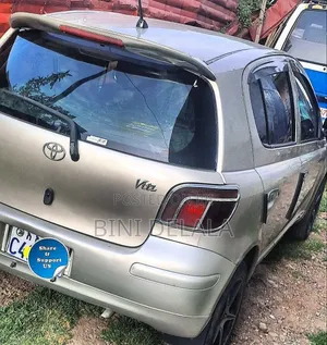 Toyota Vitz 2004 Beige