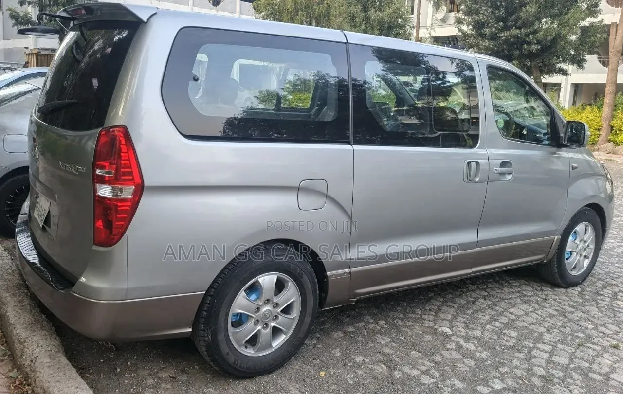 Hyundai Starex 2015 Silver