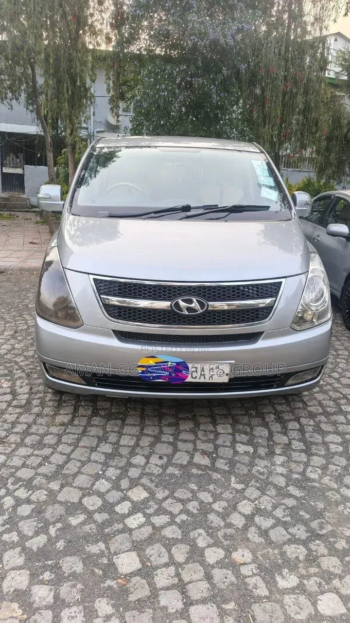 Hyundai Starex 2015 Silver