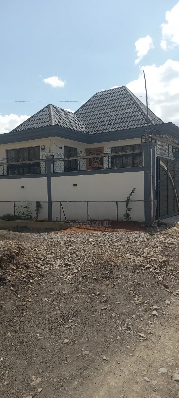 Furnished 5bdrm House in የሚሼጥ ቪላ ቤት ጣፎ140, Yeka for sale