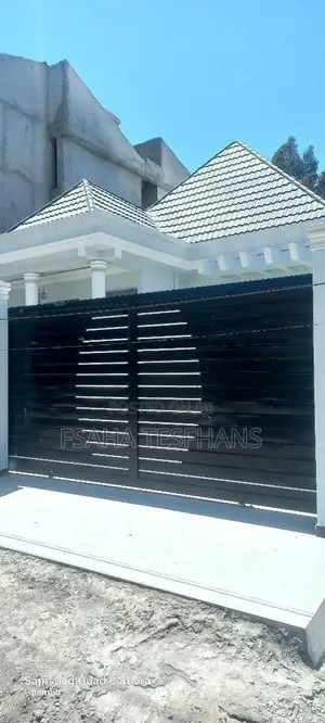 5bdrm Villa in Villa, Bole for rent