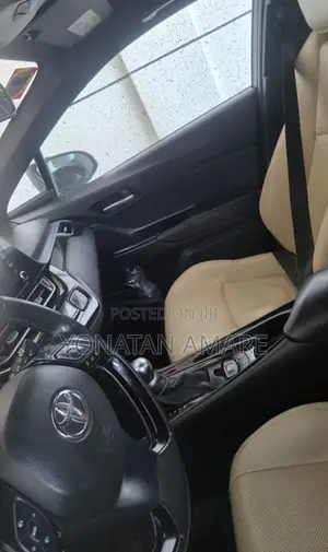 Toyota C-HR 2021 White