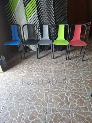 Cafe Chair – Modern Plastic Chair
ዘመናዊ የካፌ ወንበር
