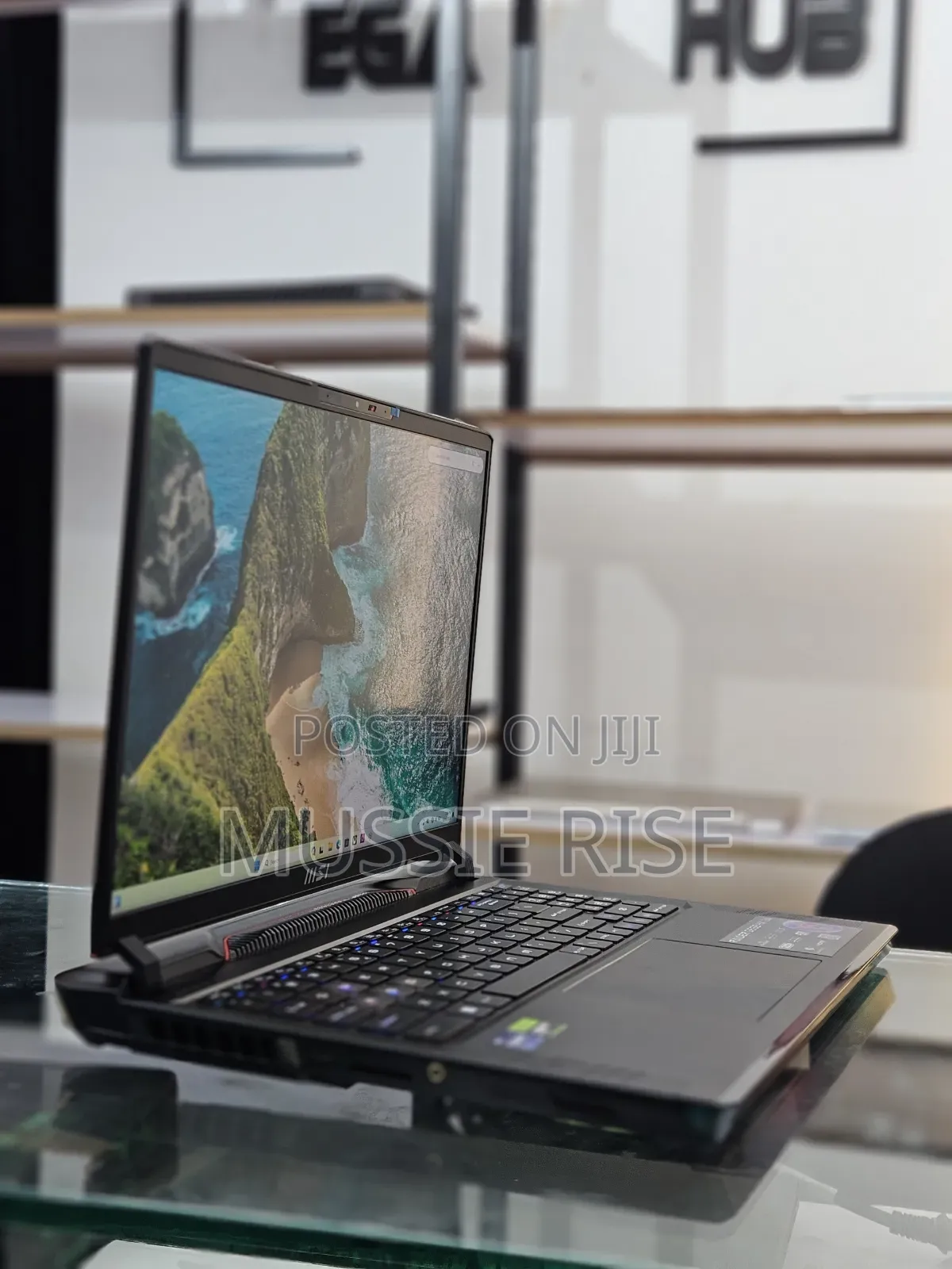 New Laptop MSI Raider GE68HX 13VI-202US 32GB Intel Core i9 SSD 1T