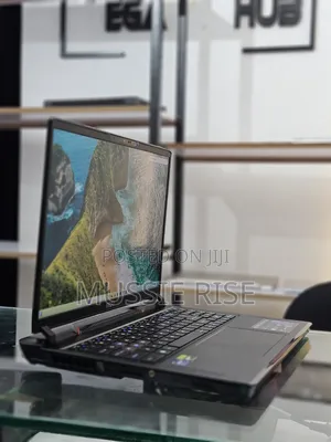 New Laptop MSI Raider GE68HX 13VI-202US 32GB Intel Core i9 SSD 1T