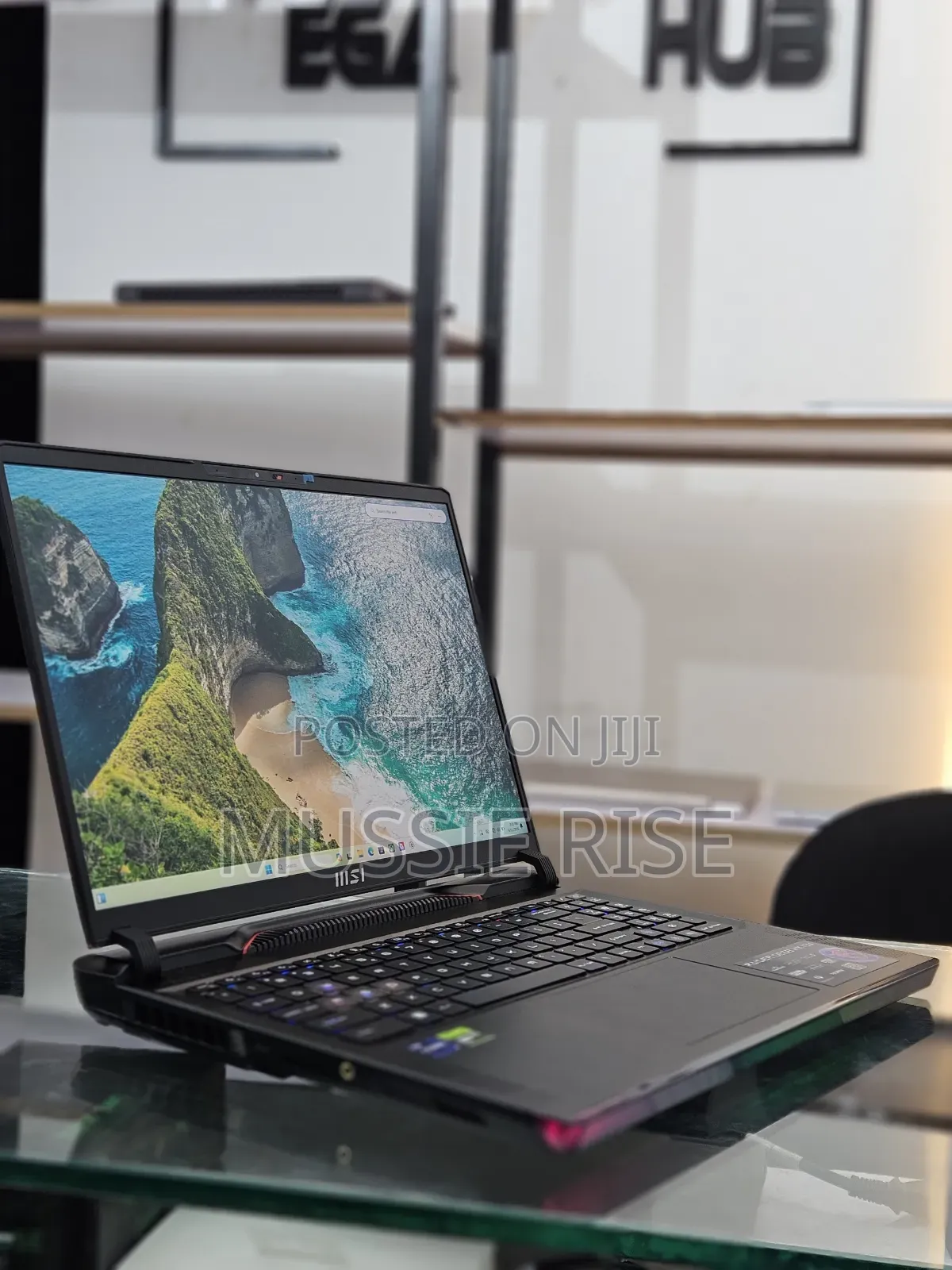 New Laptop MSI Raider GE68HX 13VI-202US 32GB Intel Core i9 SSD 1T