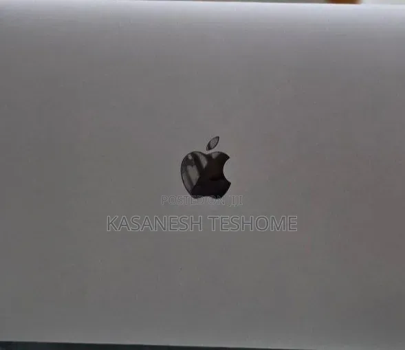 New Laptop Apple MacBook 16GB AMD Ryzen 7 SSHD (Hybrid) 256GB