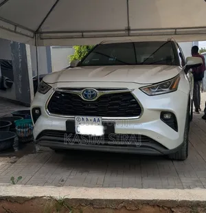 Toyota Highlander Hybrid 2024 White