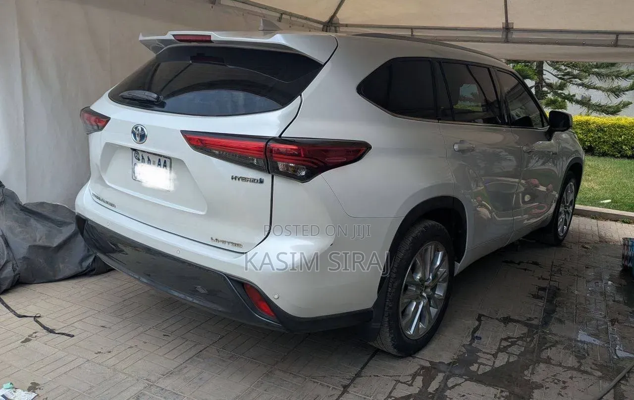 Toyota Highlander Hybrid 2024 White