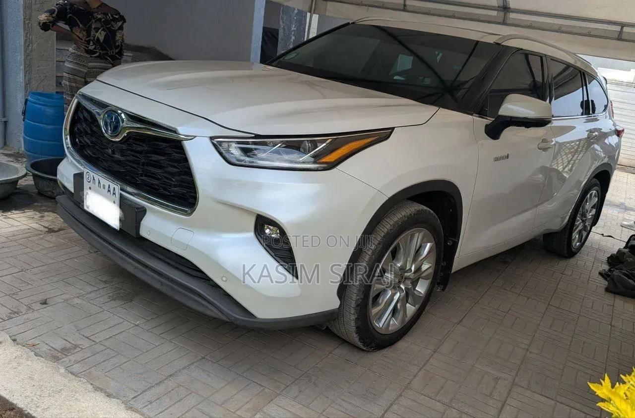 Toyota Highlander Hybrid 2024 White