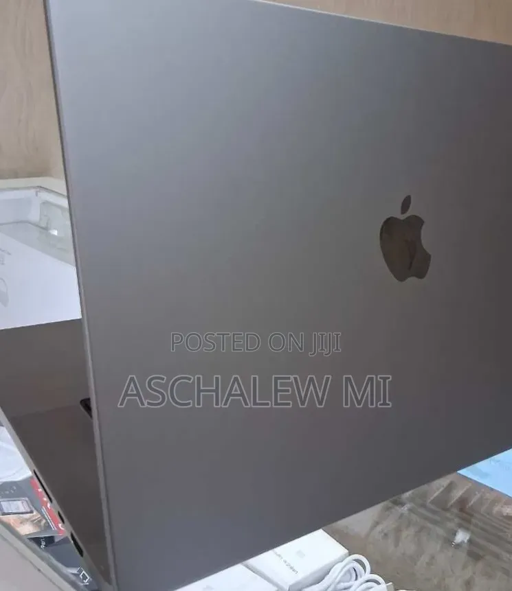 New Laptop Apple MacBook Pro 2021 M1 32GB Apple M1 Pro SSD 1T