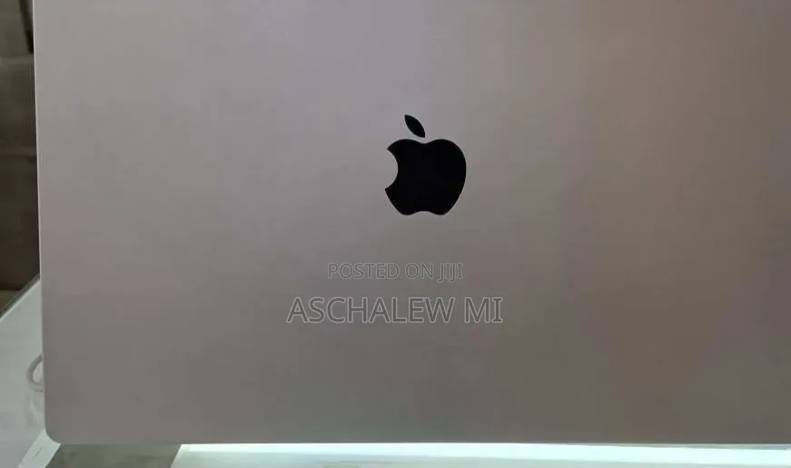 New Laptop Apple MacBook Pro 2021 M1 32GB Apple M1 Pro SSD 1T