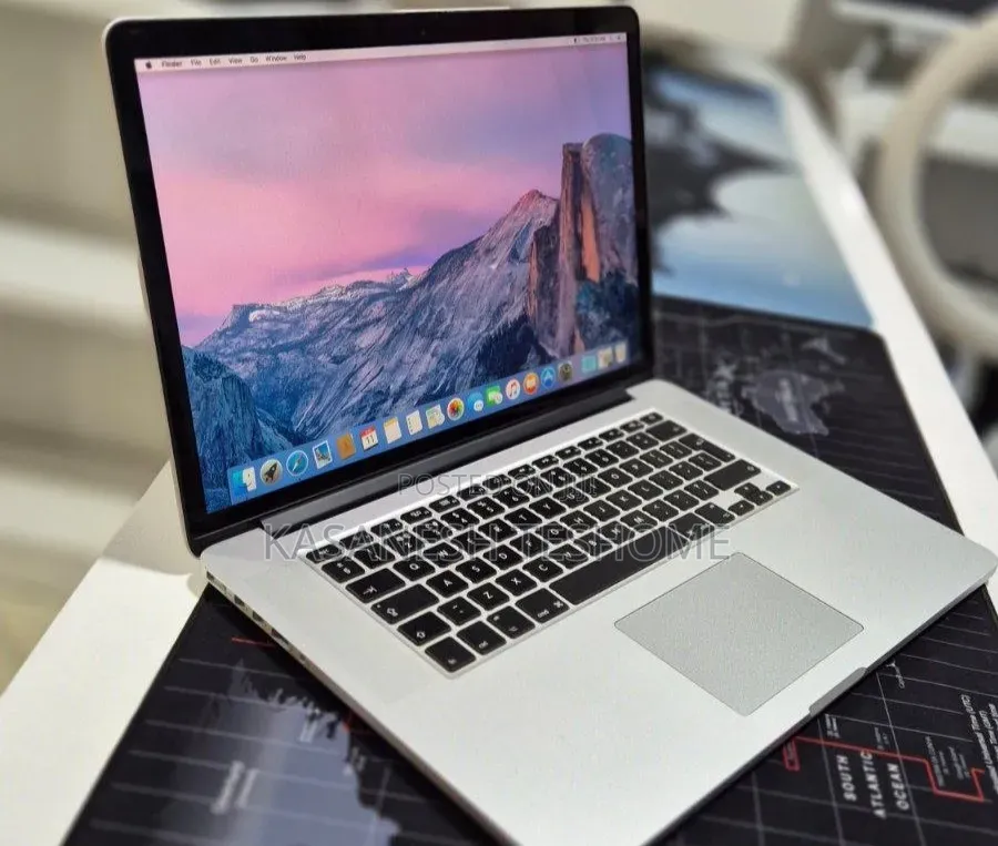 New Laptop Apple MacBook 2015 16GB Intel Core i7 SSD 256GB