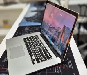 New Laptop Apple MacBook 2015 16GB Intel Core i7 SSD 256GB