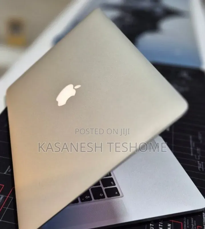 New Laptop Apple MacBook 2015 16GB Intel Core i7 SSD 256GB