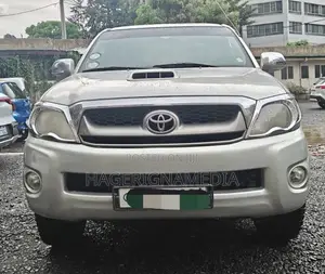 Toyota Hilux 2009 Silver