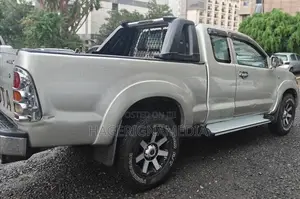 Toyota Hilux 2009 Silver