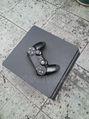 Playstation 4 Slim