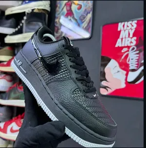 Nike Air Force 1 '07 Lv8 Sneakers