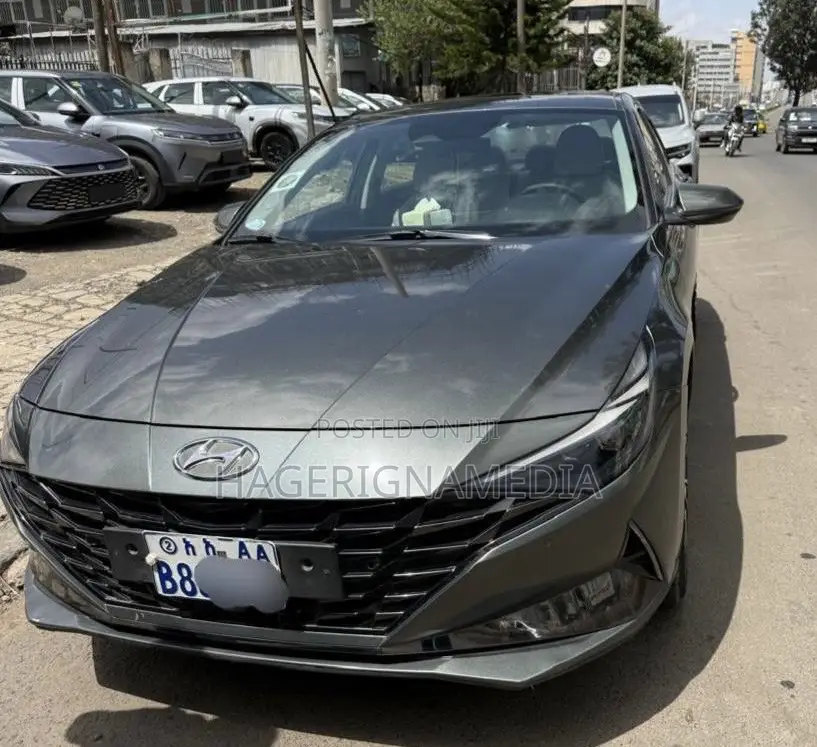 Hyundai Avante 2021 Black
