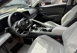 Hyundai Avante 2021 Black