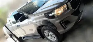 Toyota Hilux 2019 Gray