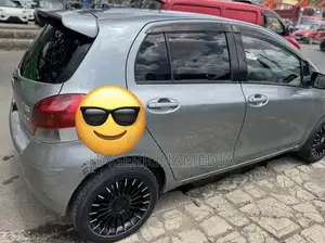Toyota Yaris 2010 Silver