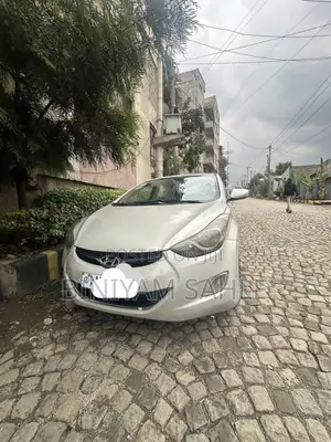 Hyundai Elantra 2013 Silver