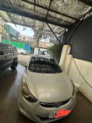 Hyundai Elantra 2013 Silver