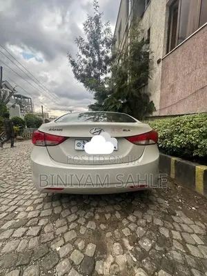 Hyundai Elantra 2013 Silver