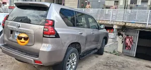Toyota Land Cruiser 2021 Gold