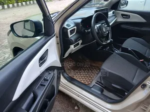 Suzuki Swift 2024 White
