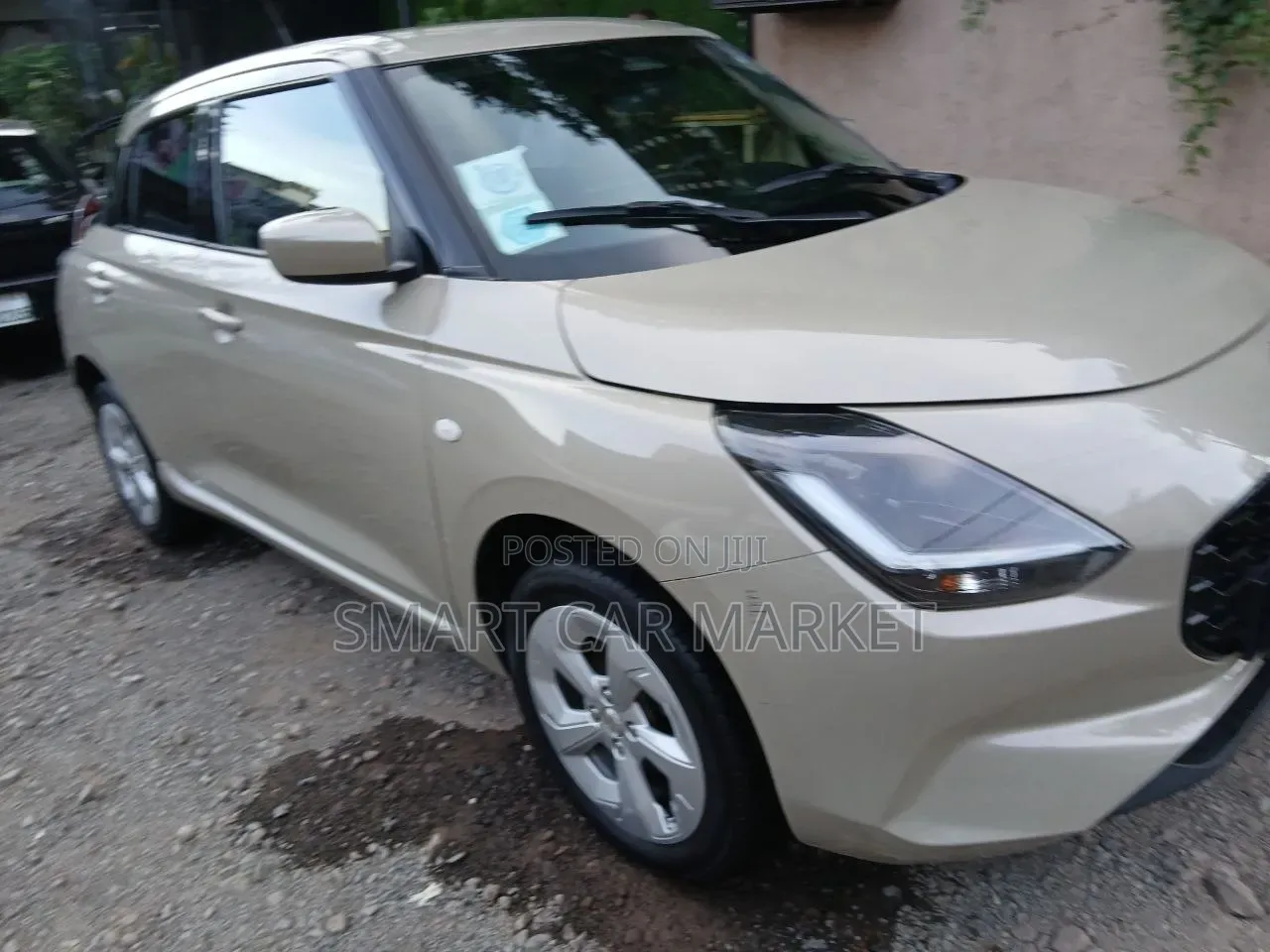 Suzuki Swift 2024 White