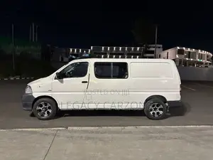Toyota Grand HiAce 2008 White