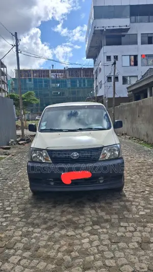 Toyota Grand HiAce 2008 White