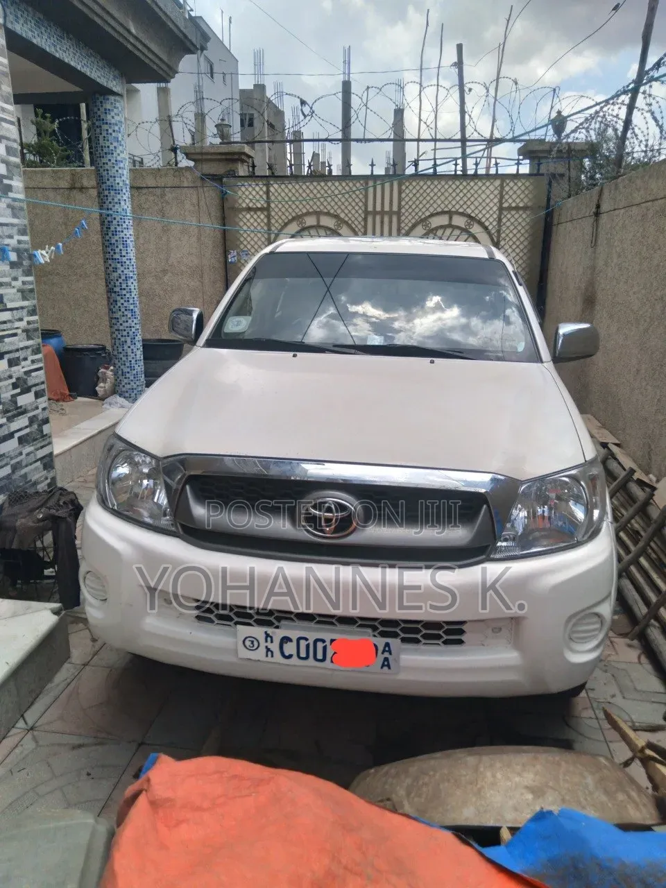 Toyota Hilux 2010 White