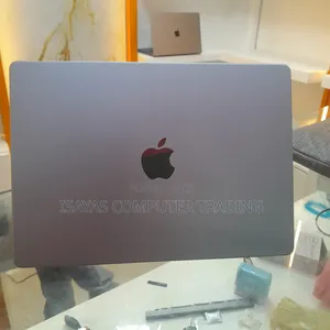 New Laptop Apple MacBook Pro 2021 M1 16GB Apple M1 Pro SSD 512GB