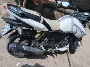 TVS Apache 180 RTR 2017 White