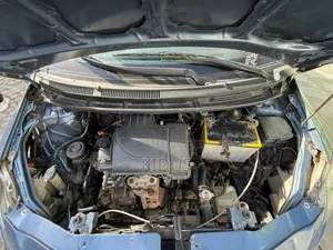 Toyota Belta 2006 Blue