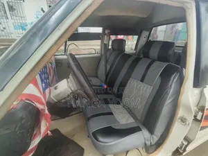 Toyota Hilux 1998 White