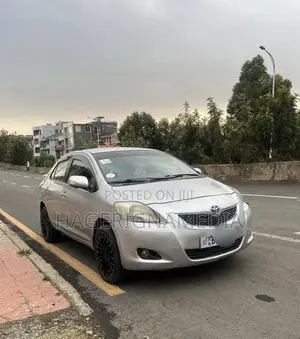 Toyota Yaris 2013 Silver