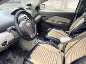 Toyota Yaris 2013 Silver