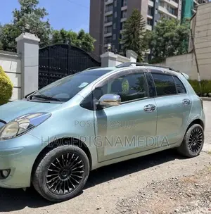 Toyota Yaris 2010 Silver