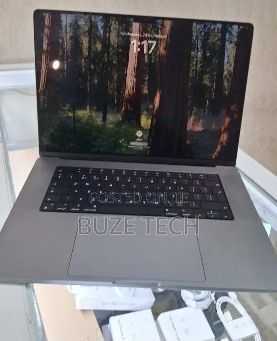 New Laptop Apple MacBook Pro 32GB Apple M1 Pro SSD 1T