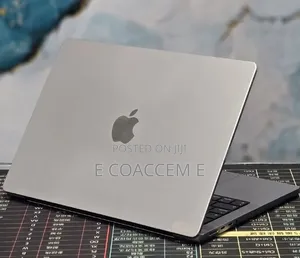 New Laptop Apple MacBook 32GB SSD 1T