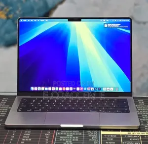 New Laptop Apple MacBook 32GB SSD 1T