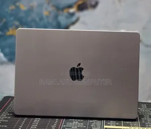 New Laptop Apple MacBook Pro 2021 M1 32GB Apple M1 Pro SSD 1T