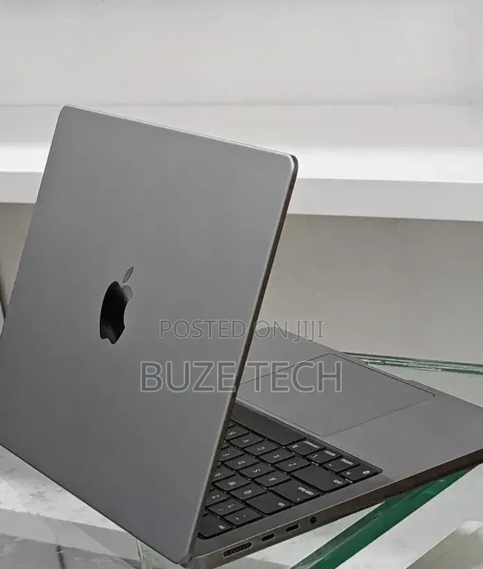 New Laptop Apple MacBook Pro 2023 M3 8GB Apple M3 SSD 512GB