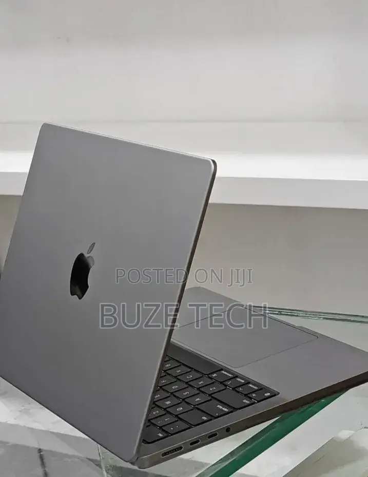 New Laptop Apple MacBook Pro 2023 M3 8GB Apple M3 SSD 512GB